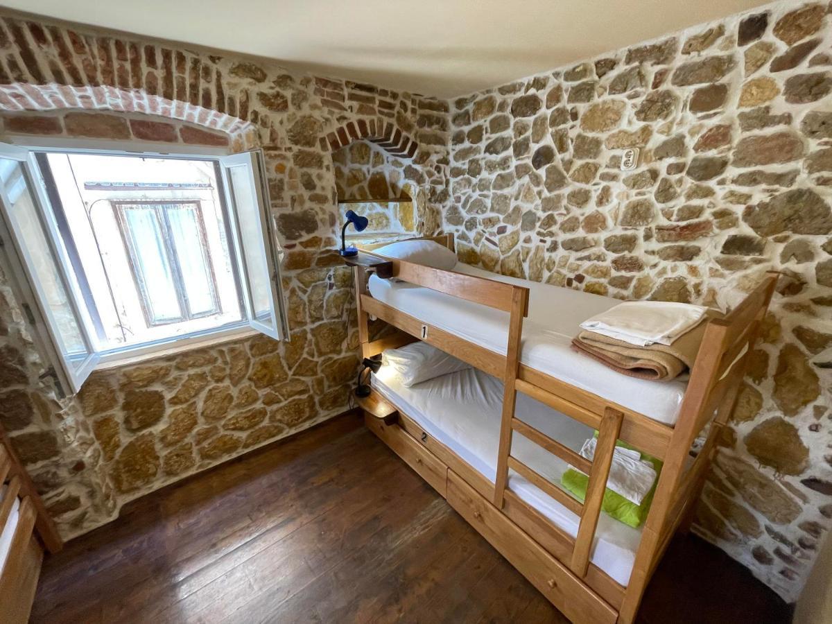Tequila Bar Hostel (Adults Only) Zadar Buitenkant foto